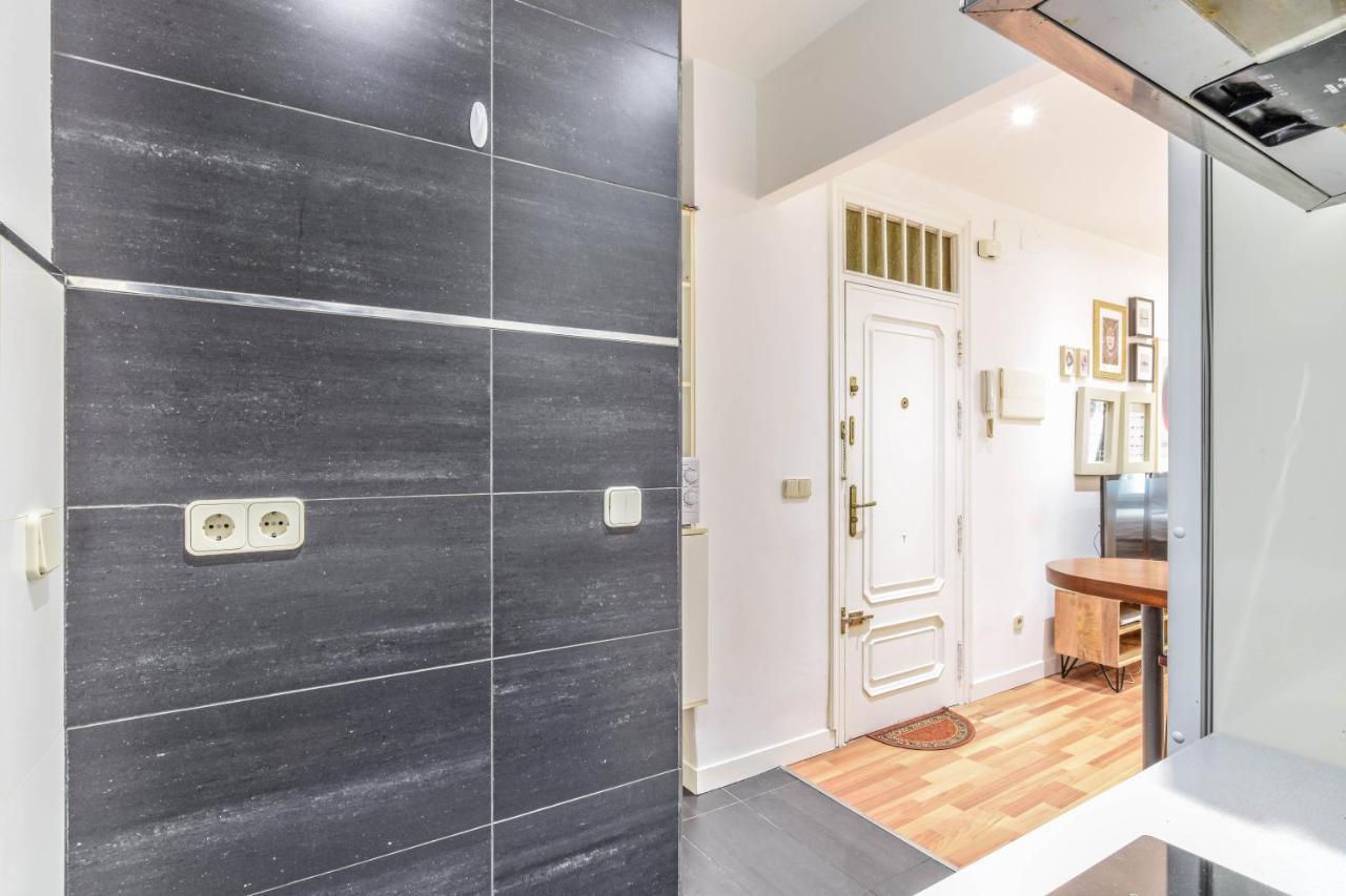 Apartamento Plaza De Lavpies Apartment Madrid Exterior photo